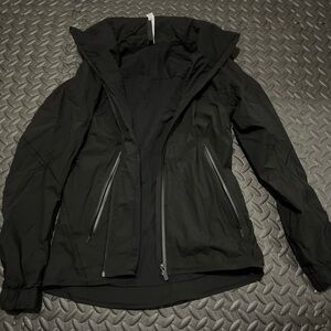 Lulu wind breaker